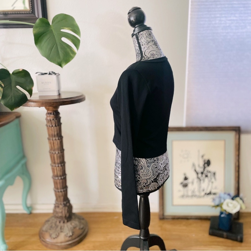Wild Fable Women's Long Sleeve V-Neck Seamless Notched Top Size L Black - Picture 8 of 10